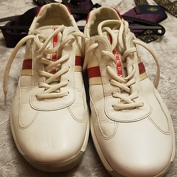 Prada - Picture 4 of 4